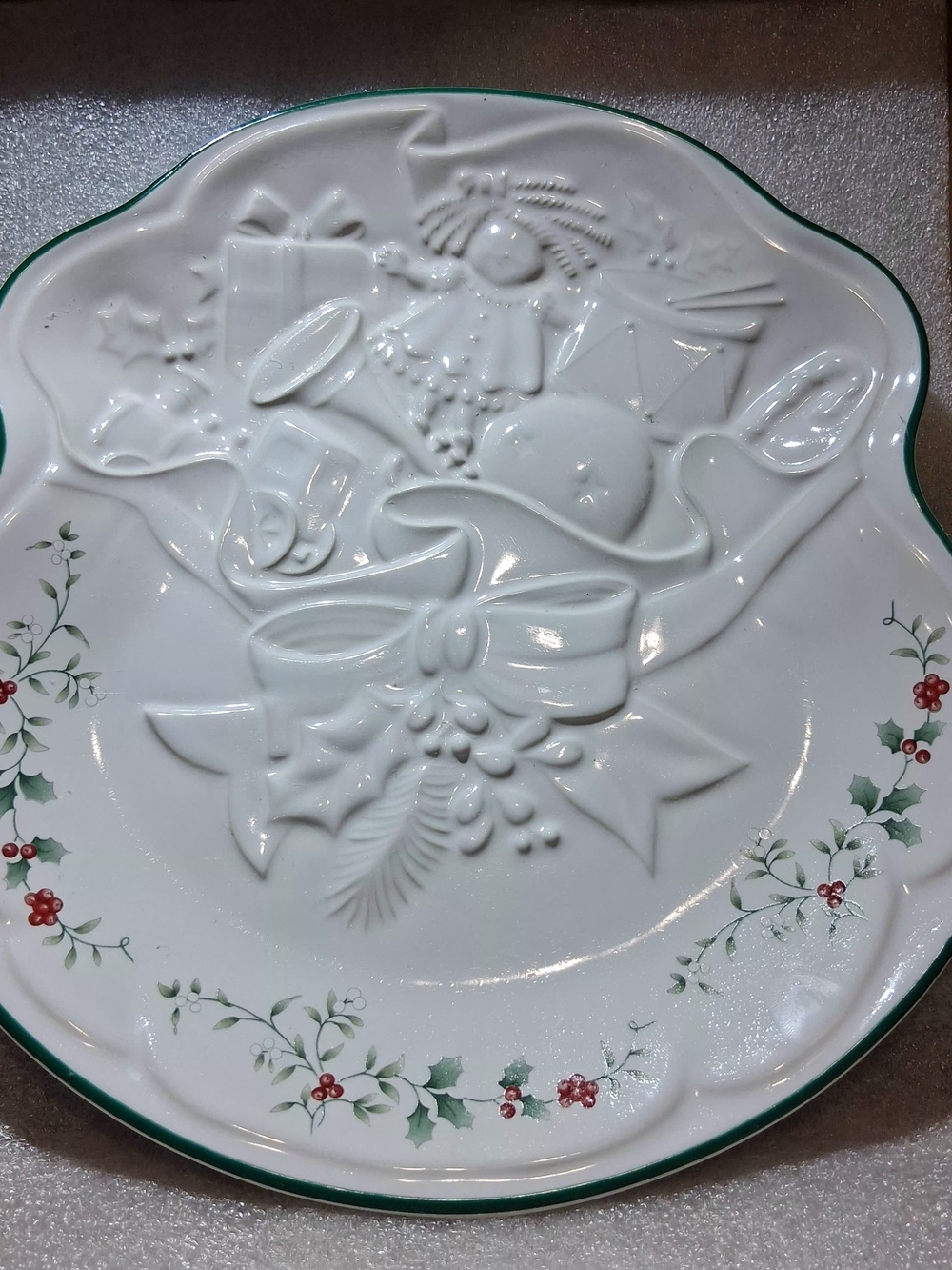 Pfaltzgraff WINTERBERRY Plate Goodies 109-278-00 ESTATE SALE 1997